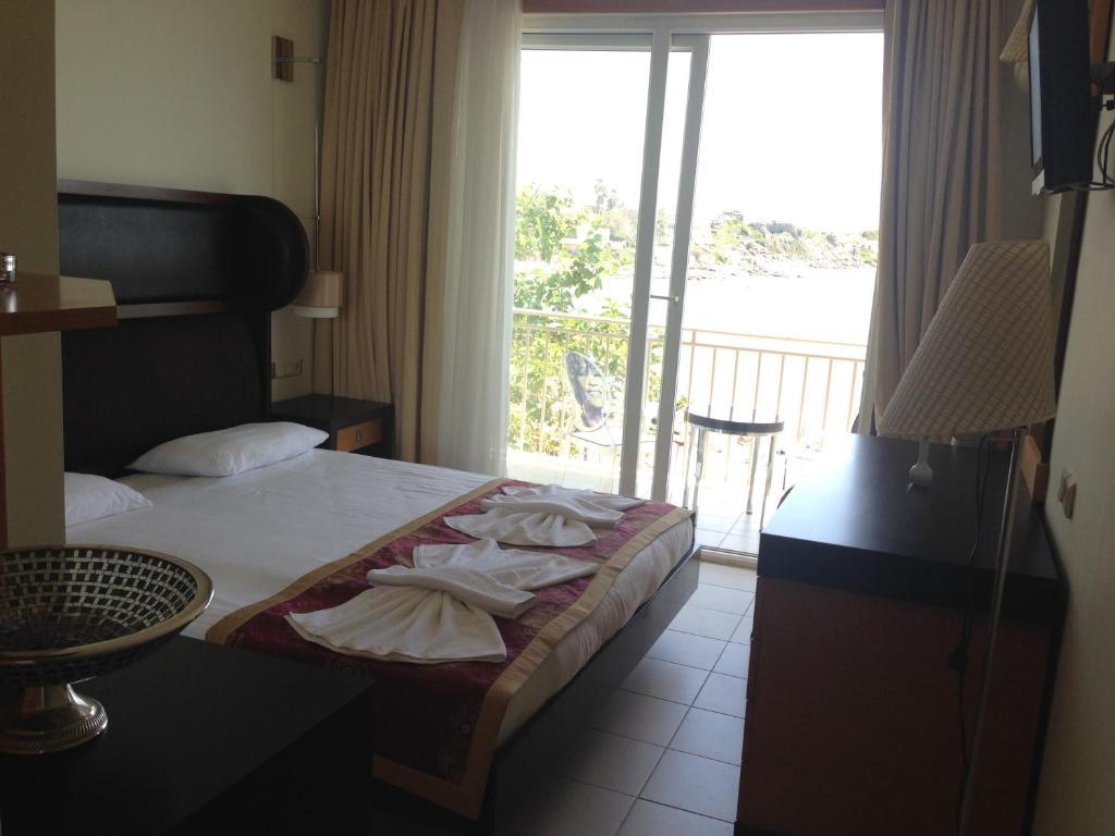 Yali Hotel Side Bilik gambar